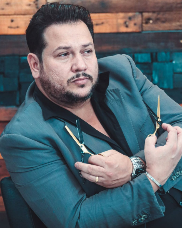 Professor Jhanemir Leopoldino